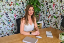 Melissa Hendry featured