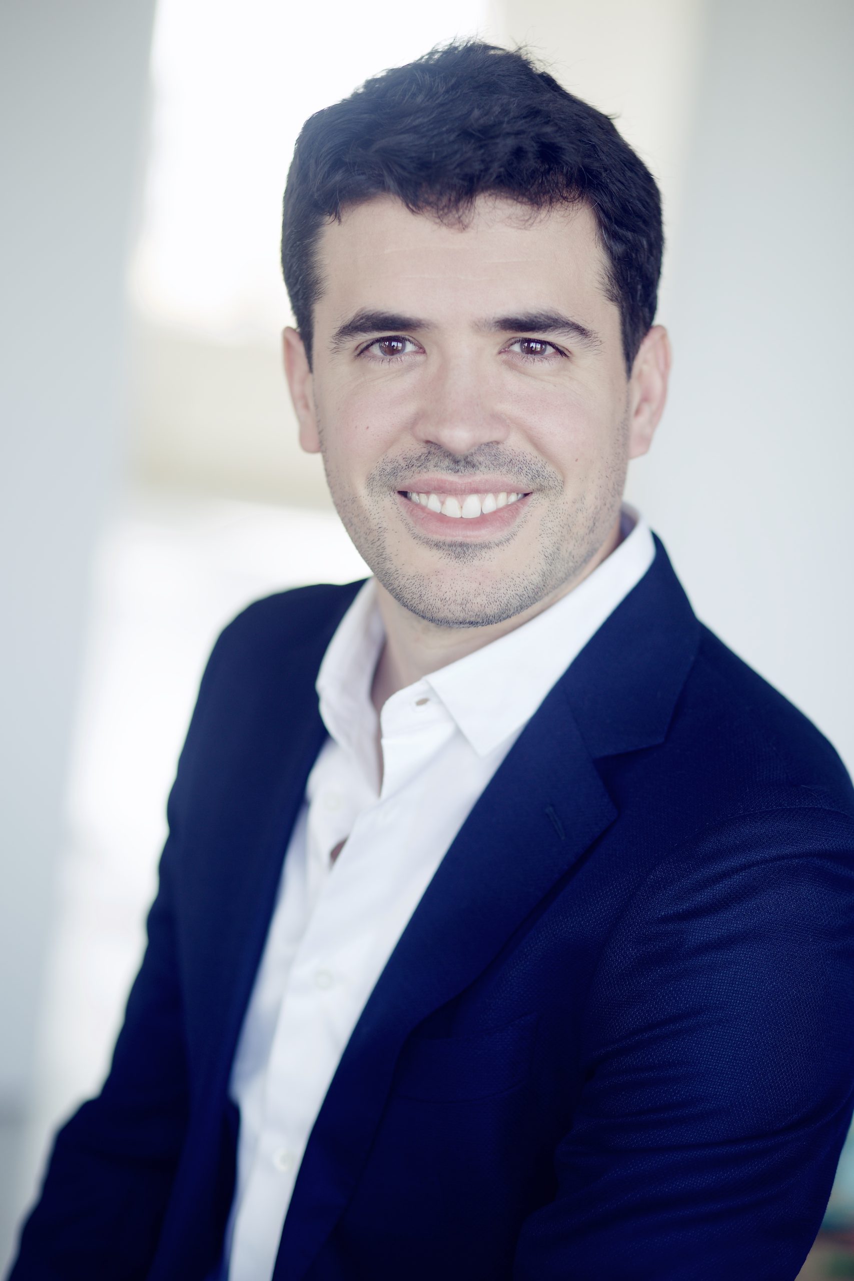 Dr Thomas Bernard