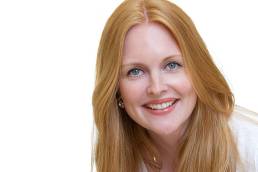 Annette Alexander Headshot
